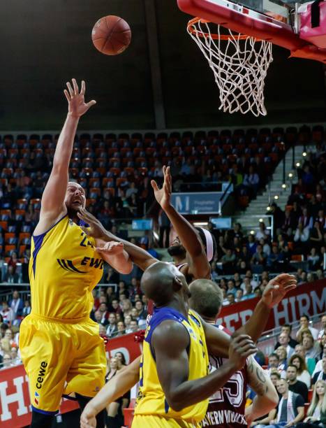 比分焦灼 比分焦灼