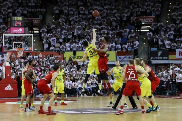 在自由式滑 在自由式滑