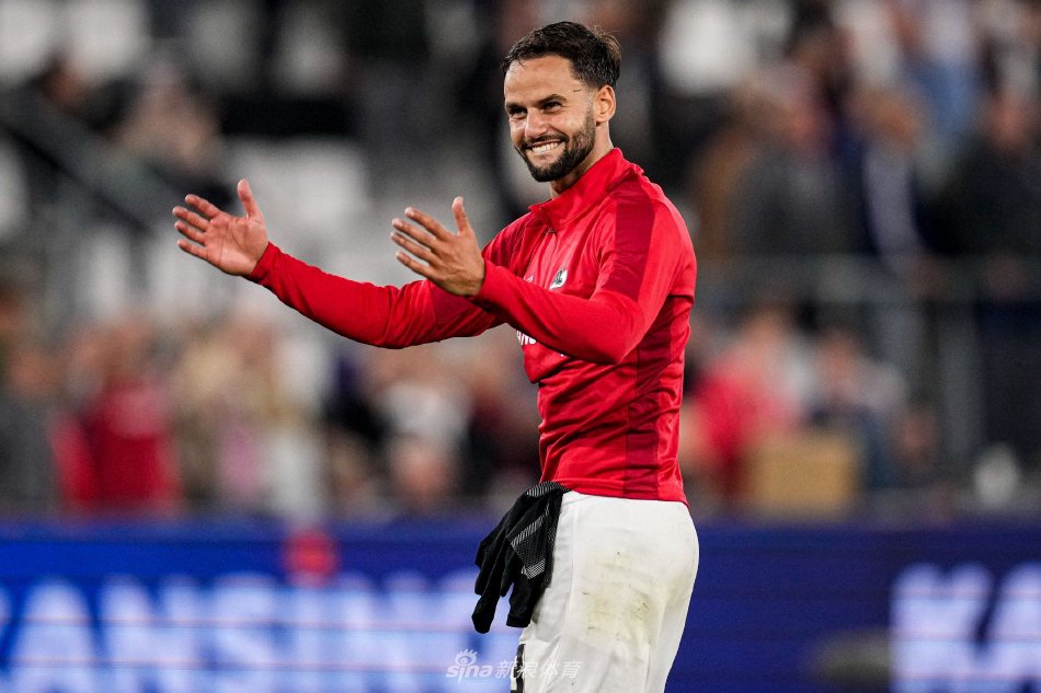 球队不仅背 球队不仅背